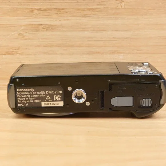 Panasonic Lumix ZS20 14.1 MP Digital Camera, Full HD video, Leica Lens - Picture 8 of 9